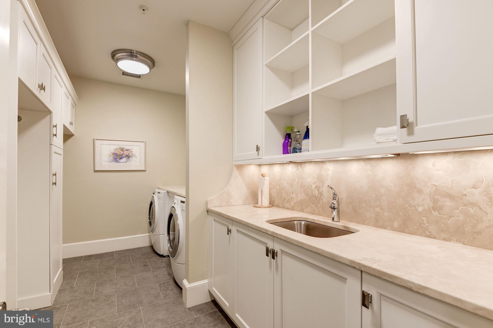 BRADLEY HILLS GROVE - Residential