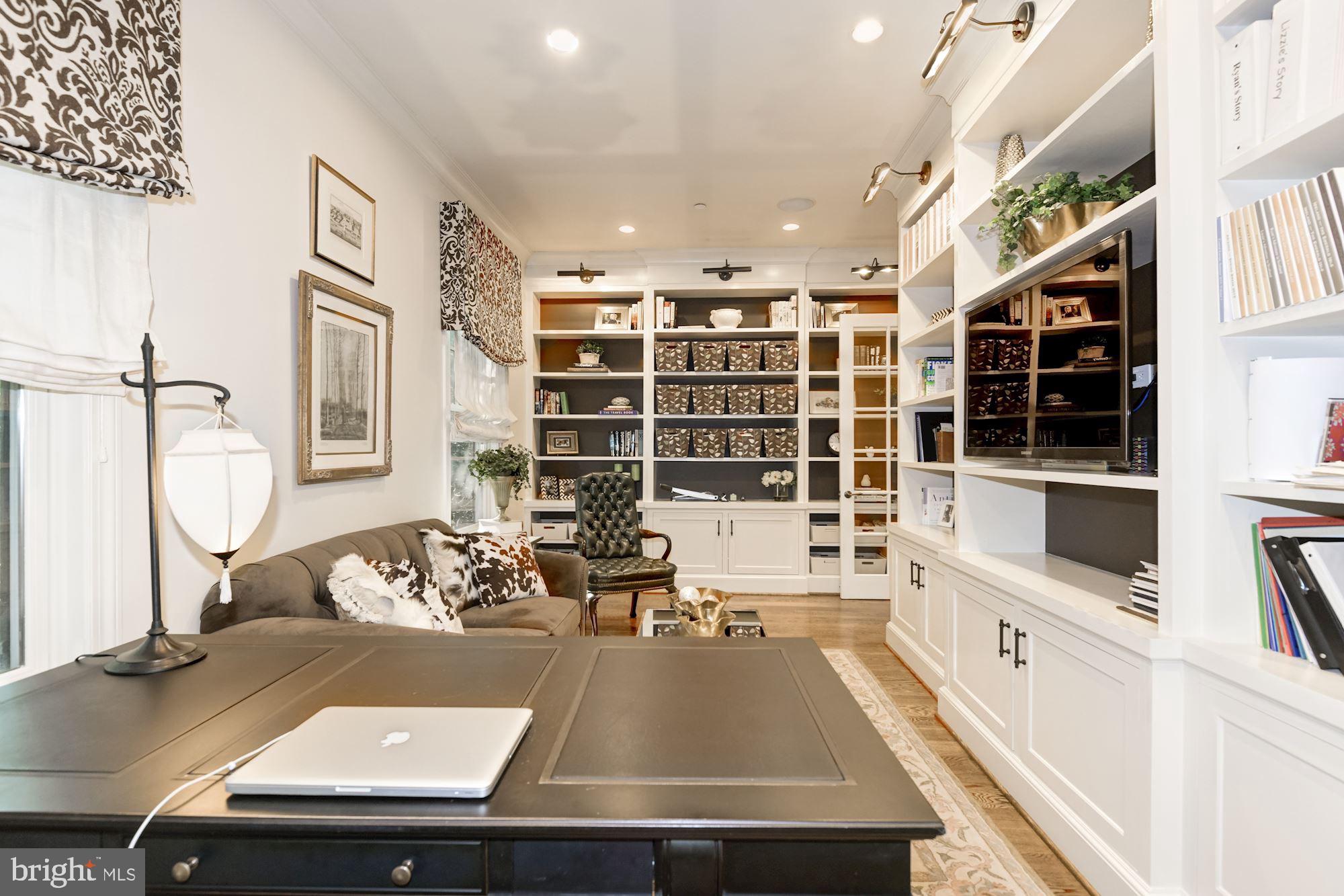 BRADLEY HILLS GROVE - Residential