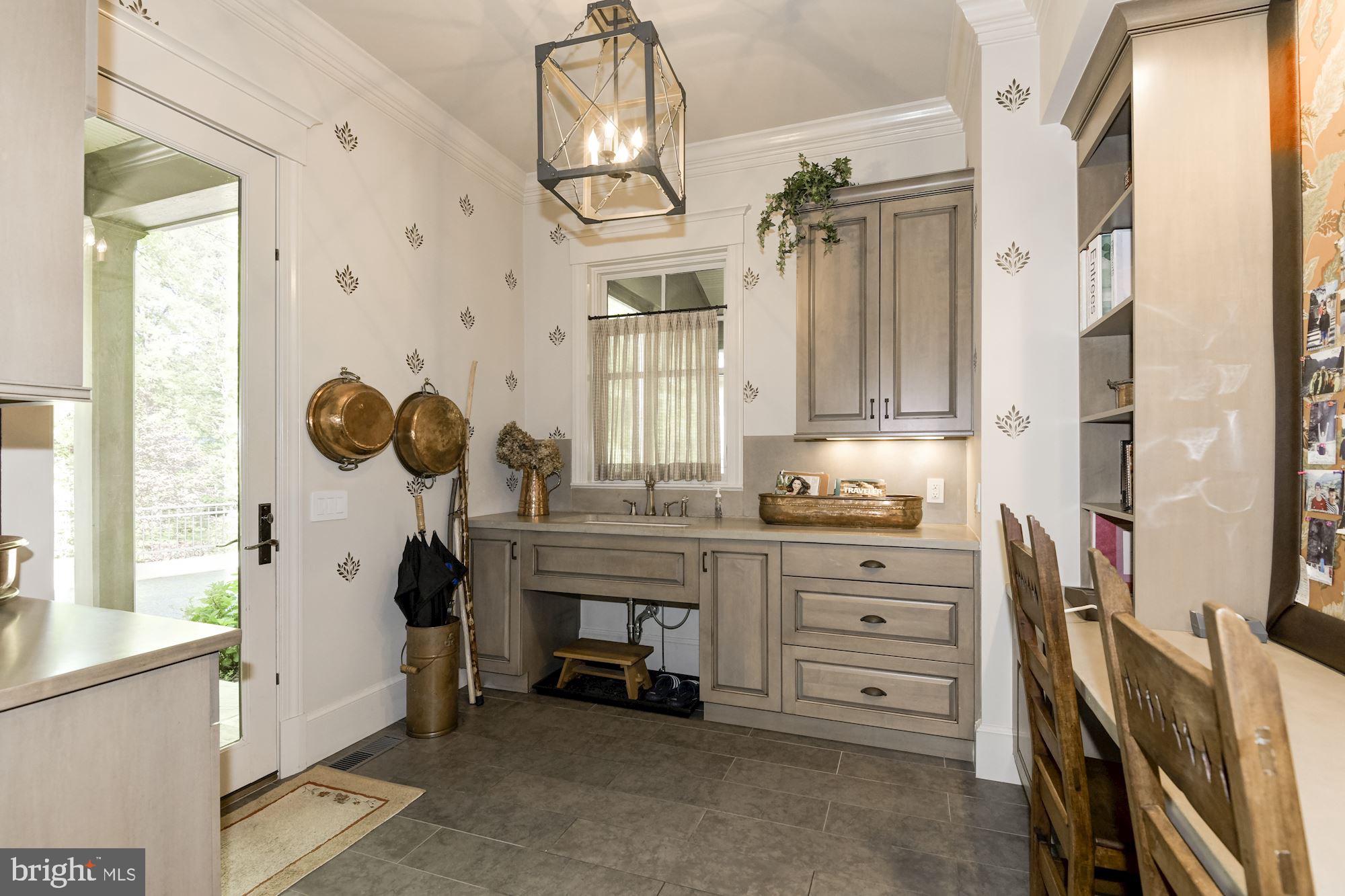 BRADLEY HILLS GROVE - Residential