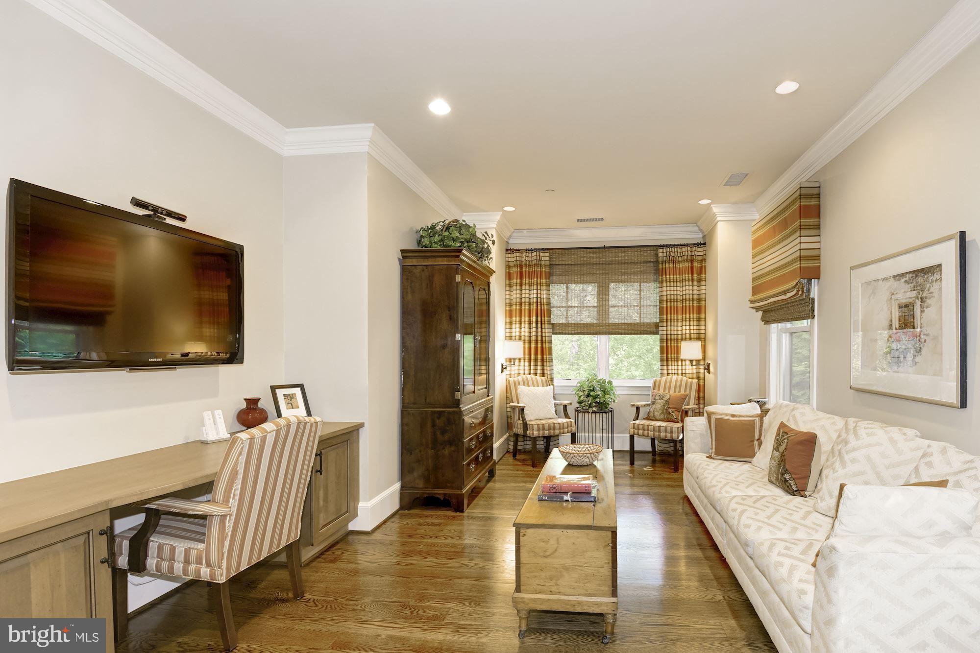 BRADLEY HILLS GROVE - Residential