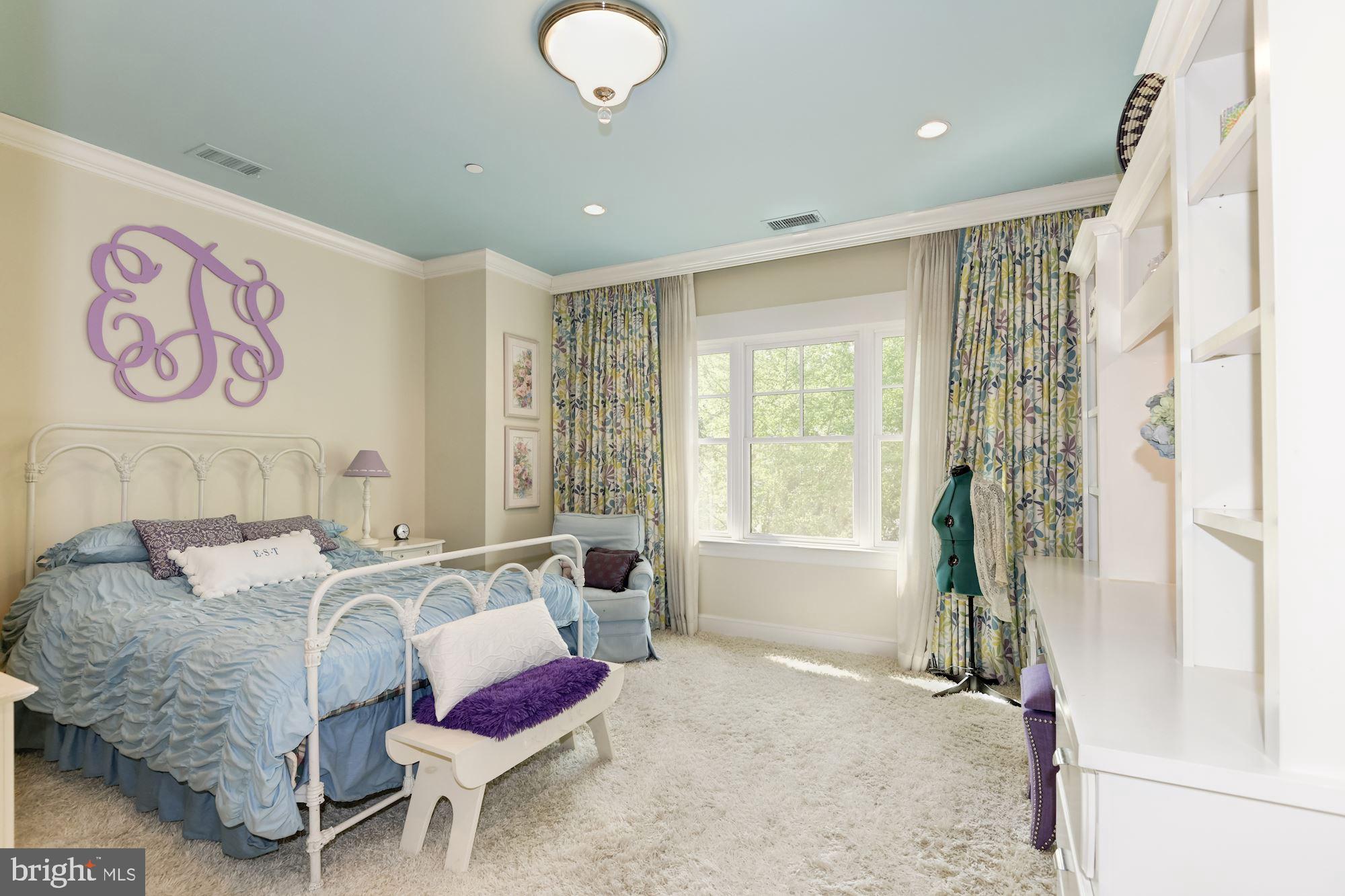 BRADLEY HILLS GROVE - Residential