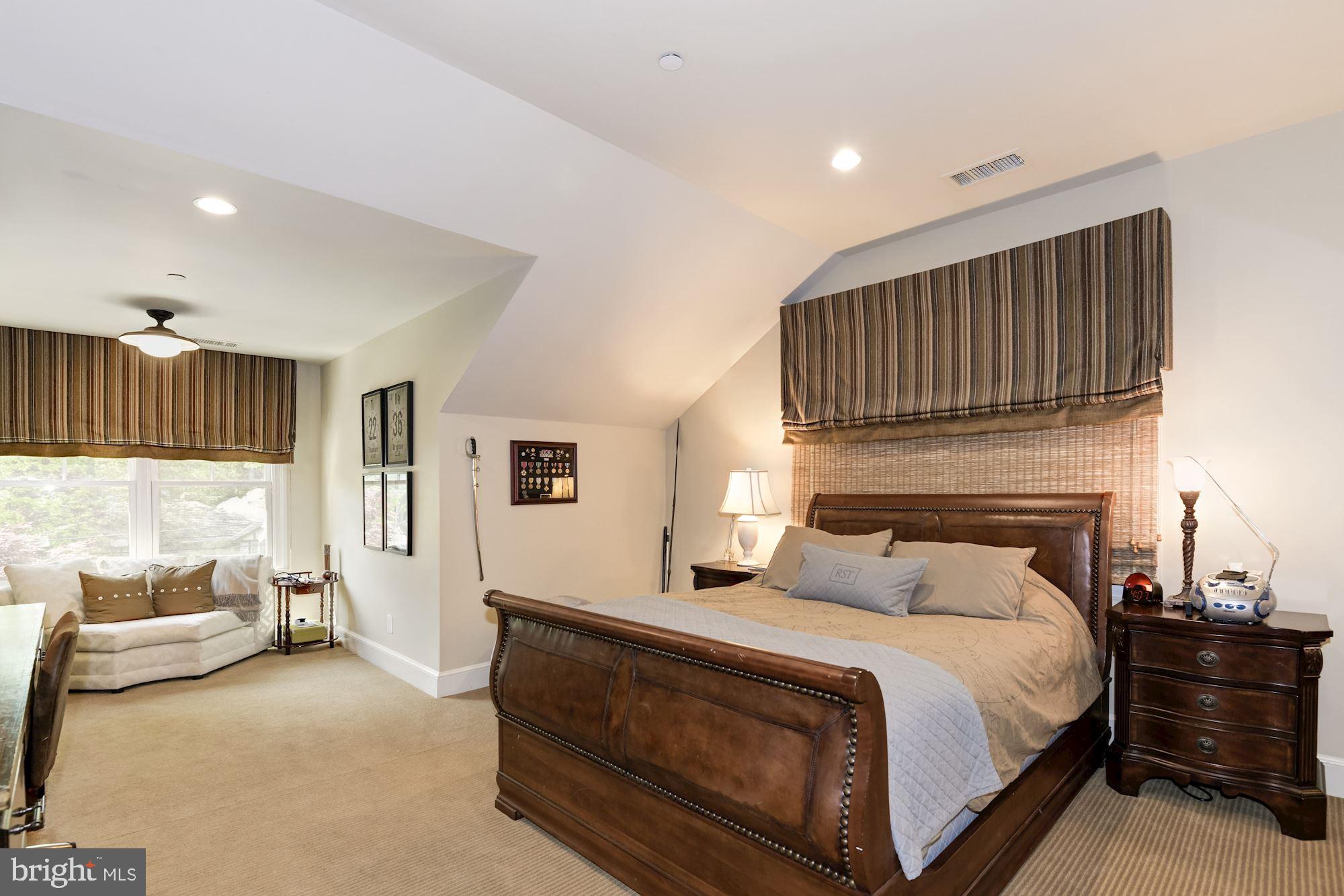 BRADLEY HILLS GROVE - Residential