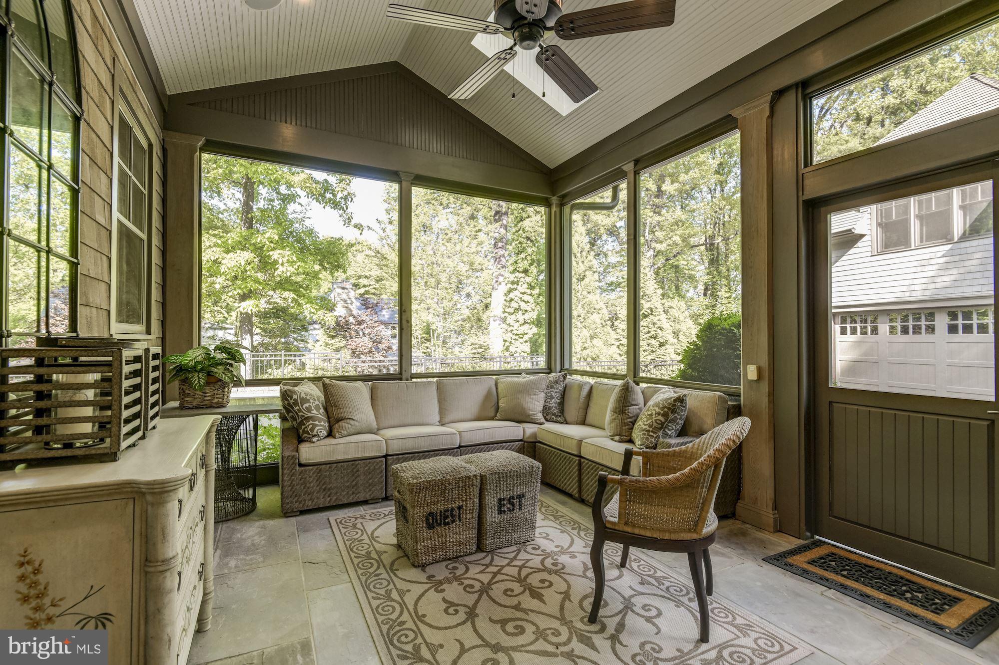 BRADLEY HILLS GROVE - Residential