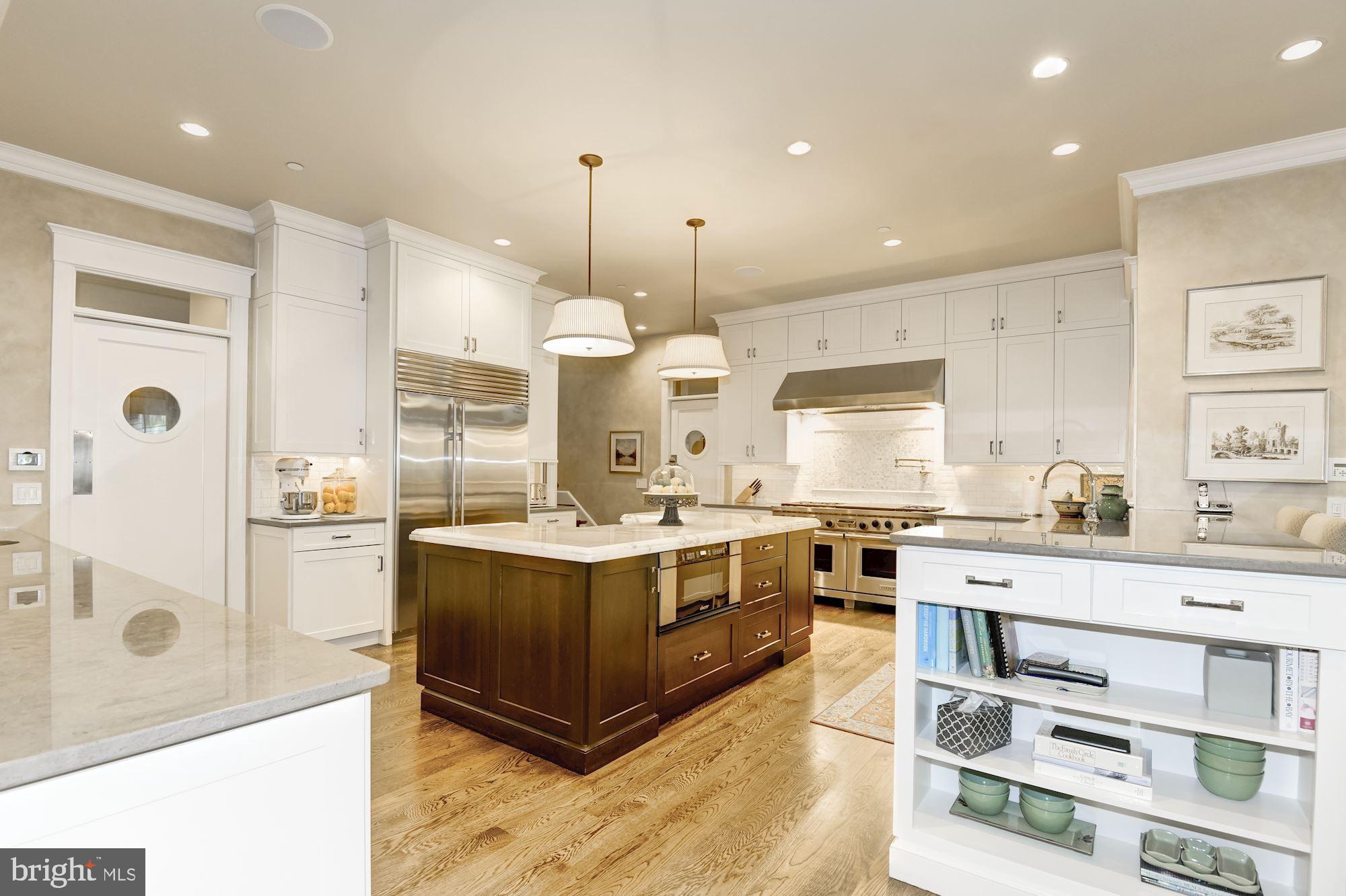 BRADLEY HILLS GROVE - Residential