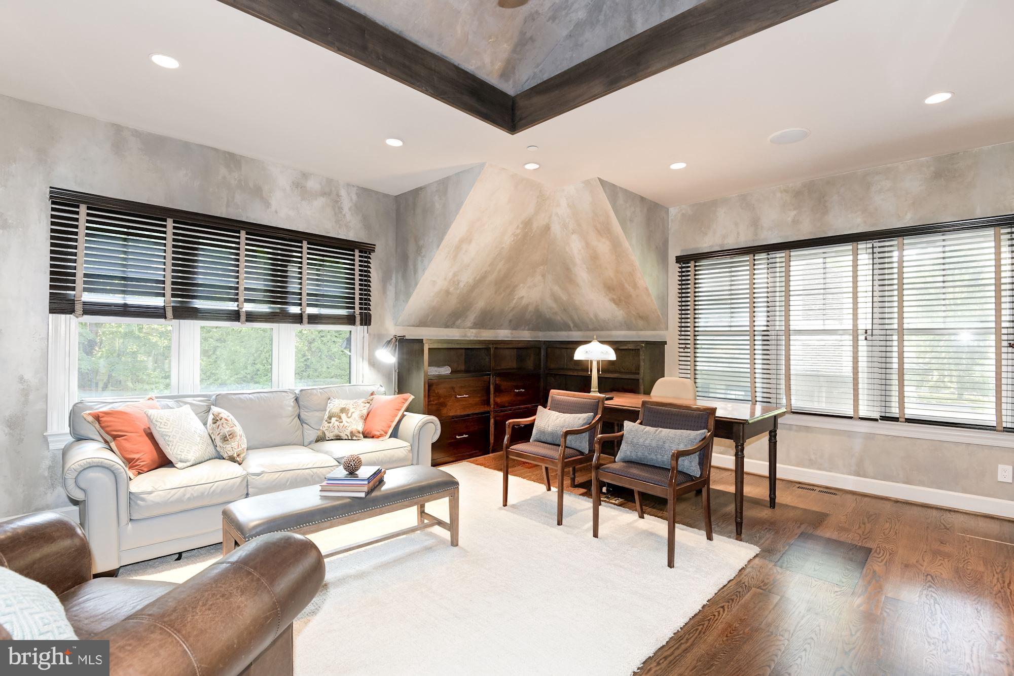 BRADLEY HILLS GROVE - Residential