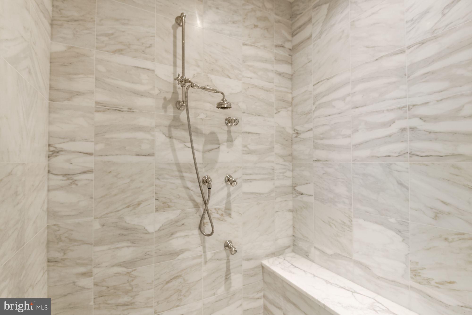 BRADLEY HILLS GROVE - Residential