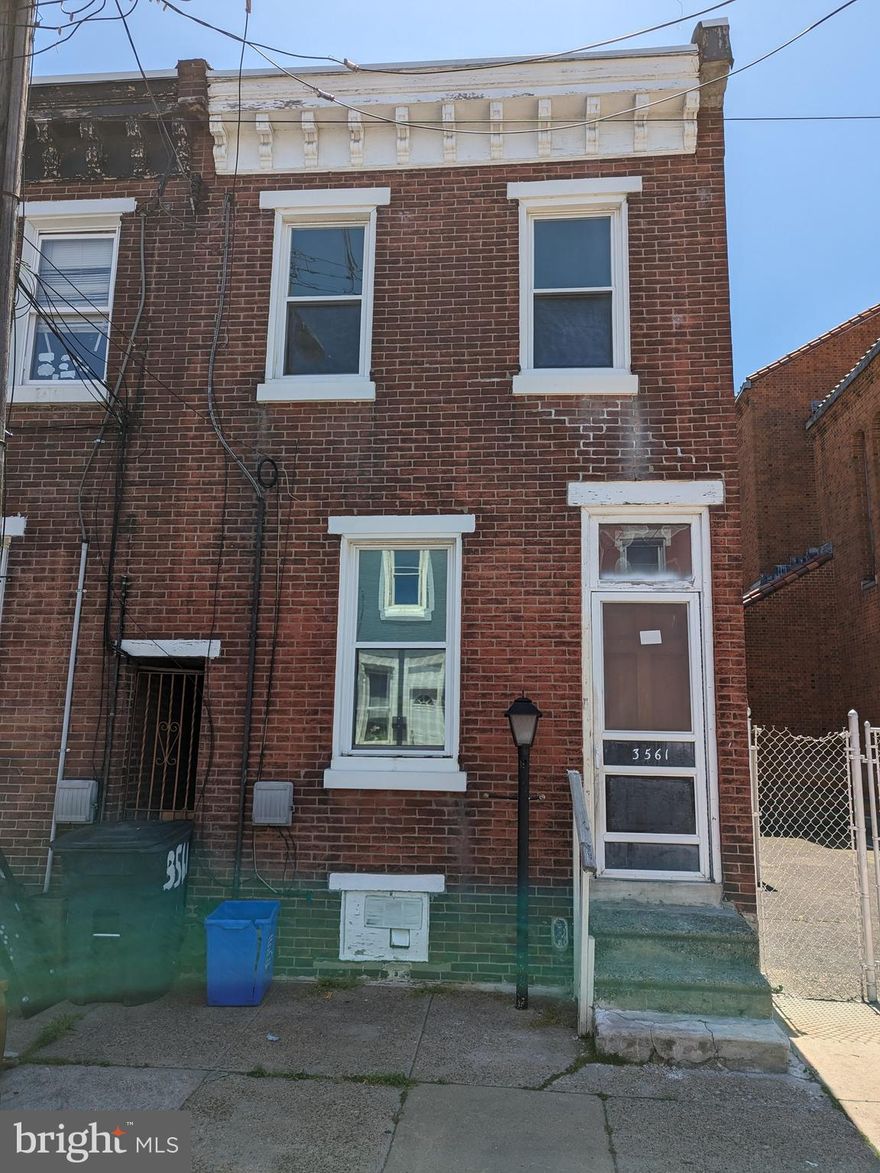 End Row Home in Harrogate. Rapidly developing area, close to train, rt.1, I-95, shopping, dining. Excellent for an owner occupant or investor. FHA and VA are welcome.