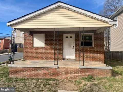 5100 Queens Stroll Place SE, Washington, DC MLS: DCDC2183966