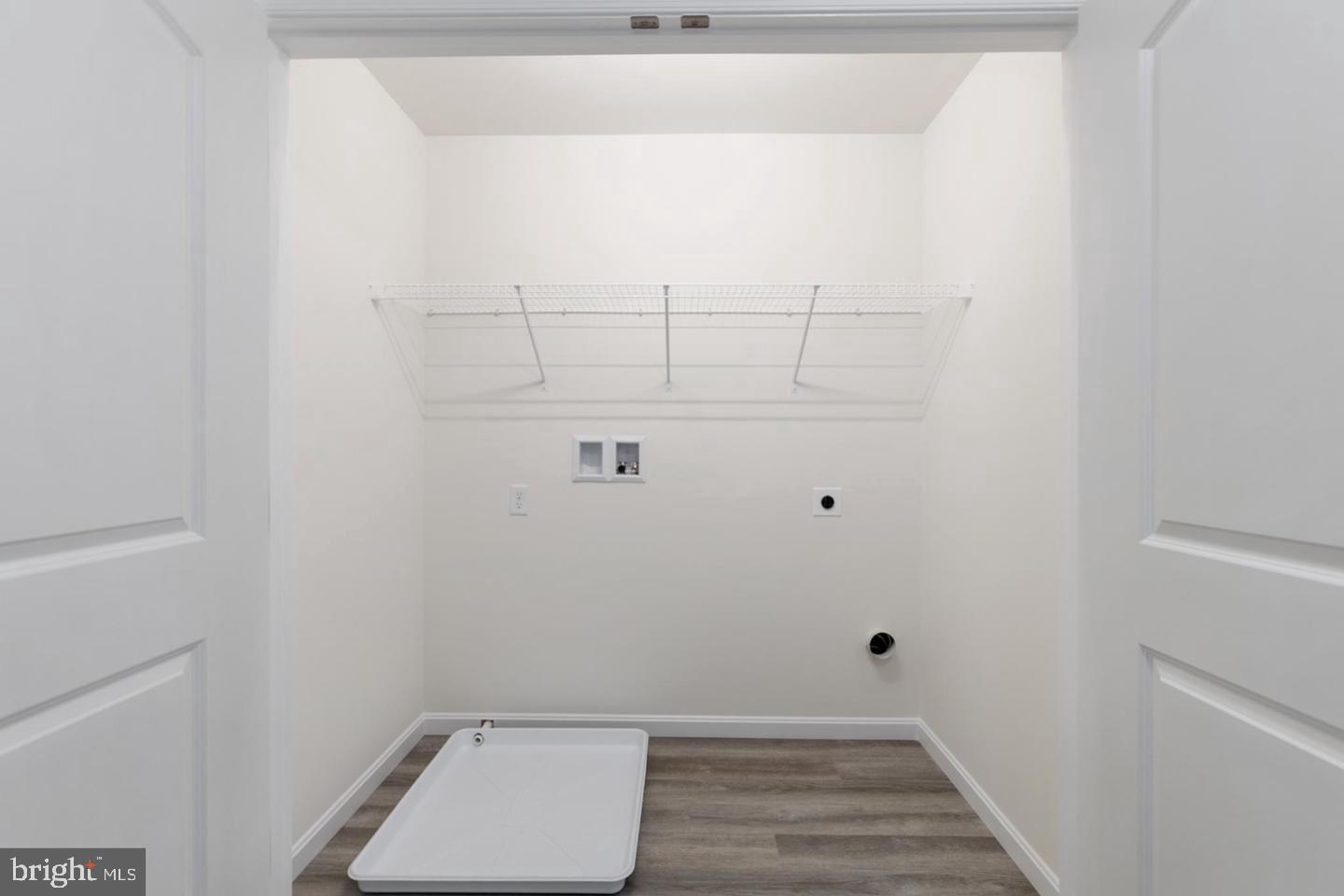 ANDREWS LAKE ESTS - Residential