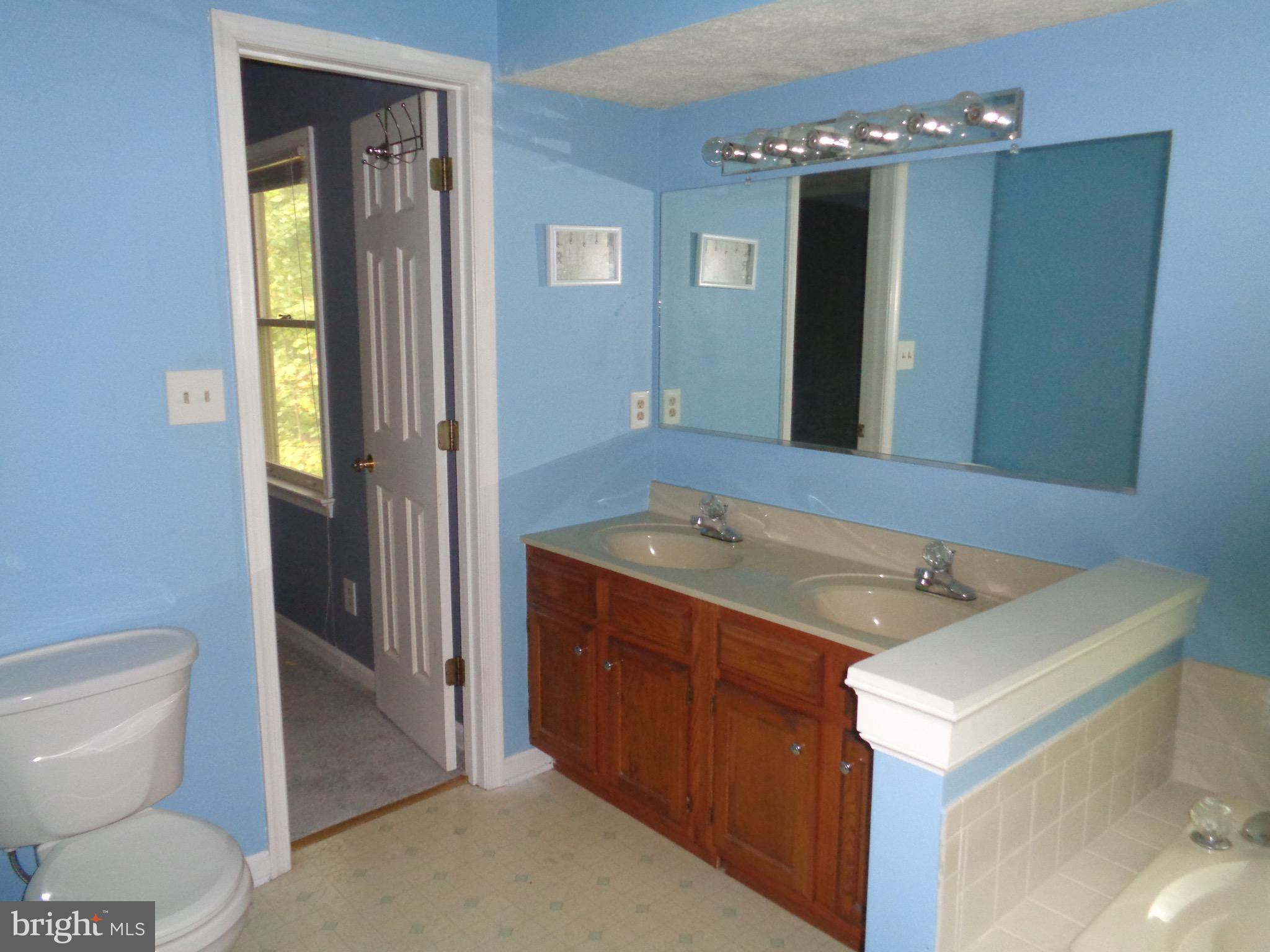 LAKE WILDERNESS - Residential