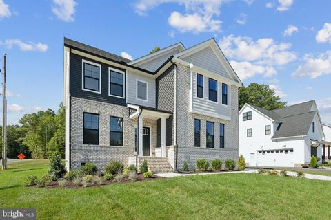 52 AVONWOODS DRIVE STAUNTON VA 24401