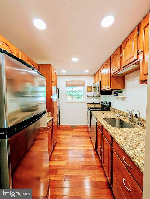 STONEYBROOKE - Residential