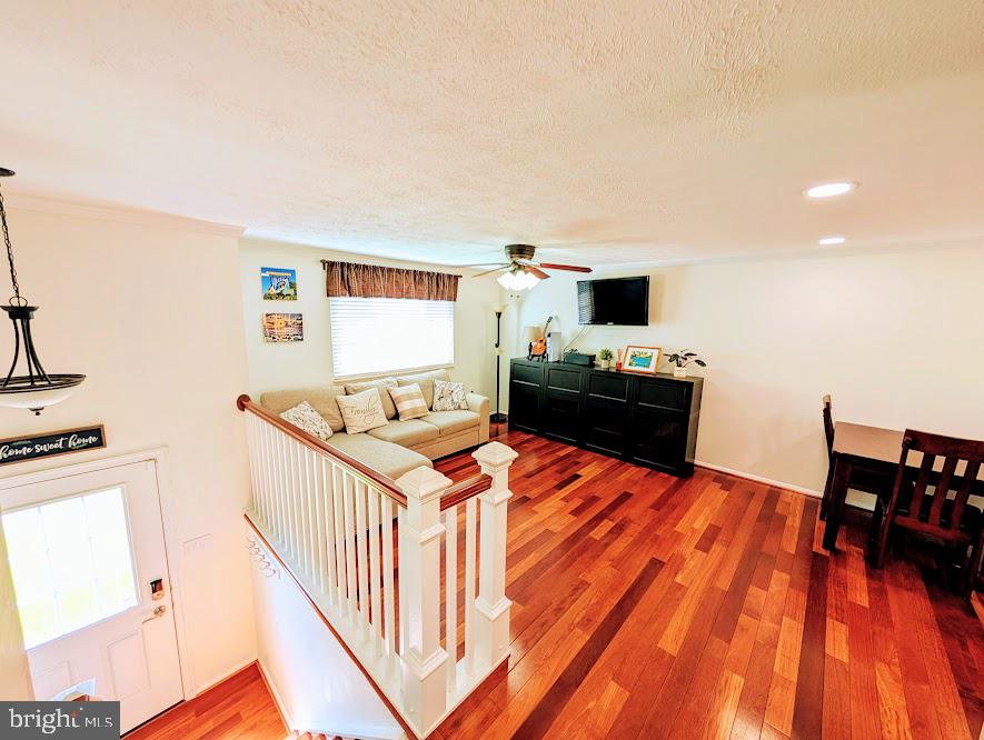 STONEYBROOKE - Residential