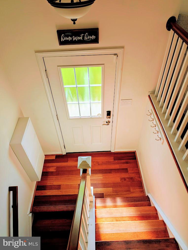 STONEYBROOKE - Residential