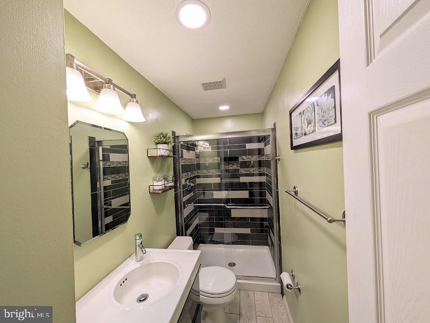 STONEYBROOKE - Residential