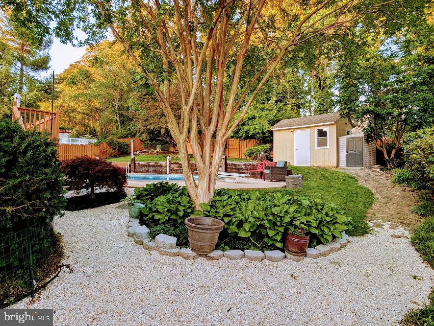 STONEYBROOKE - Residential