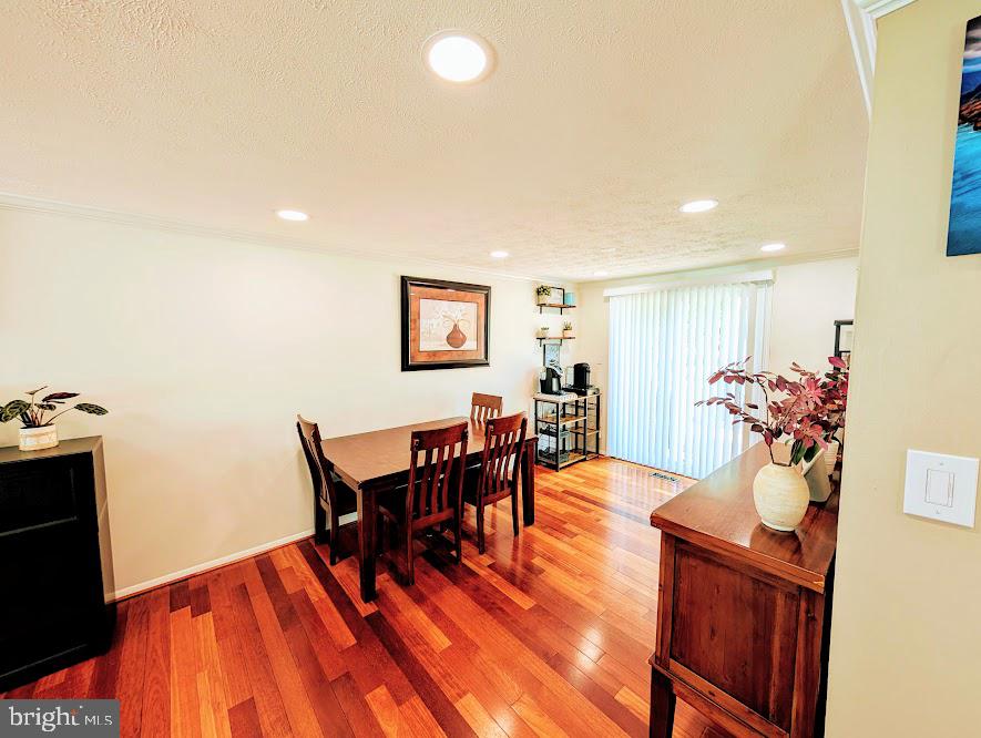 STONEYBROOKE - Residential