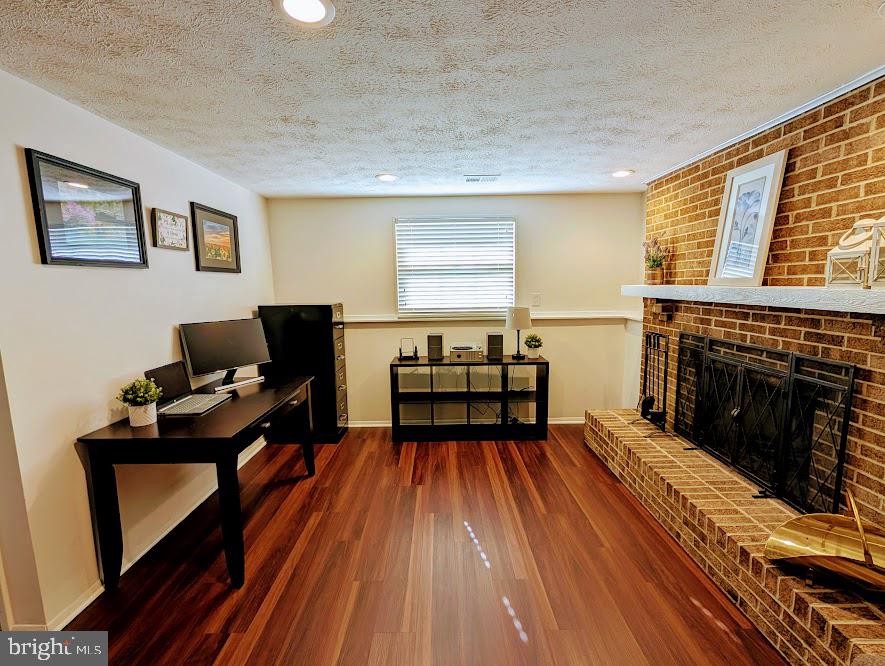 STONEYBROOKE - Residential