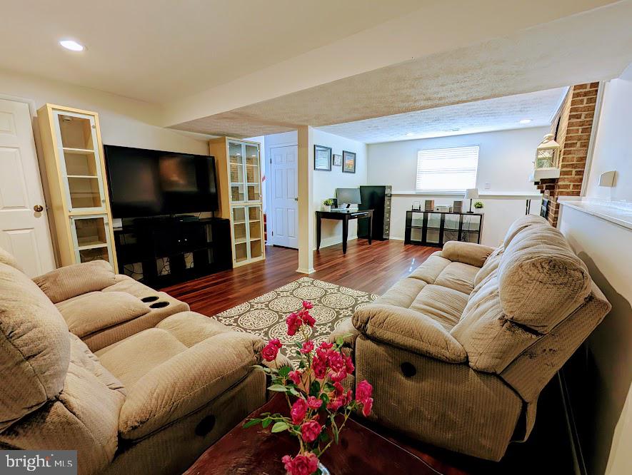 4318 ROLLING STONE WAY