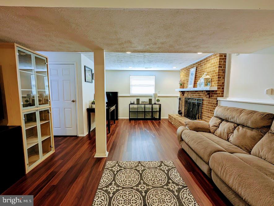 STONEYBROOKE - Residential