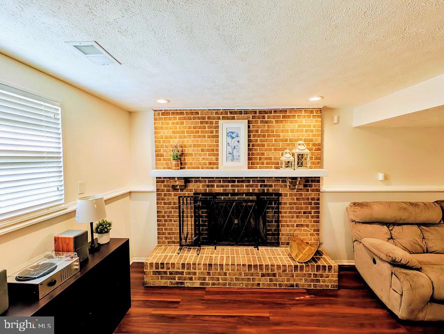 STONEYBROOKE - Residential