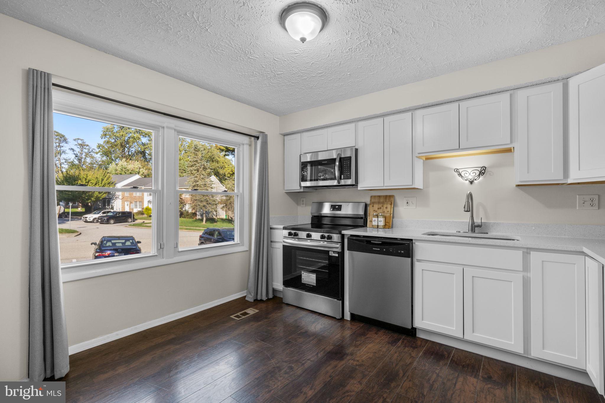 6065 CEDAR WOOD DRIVE