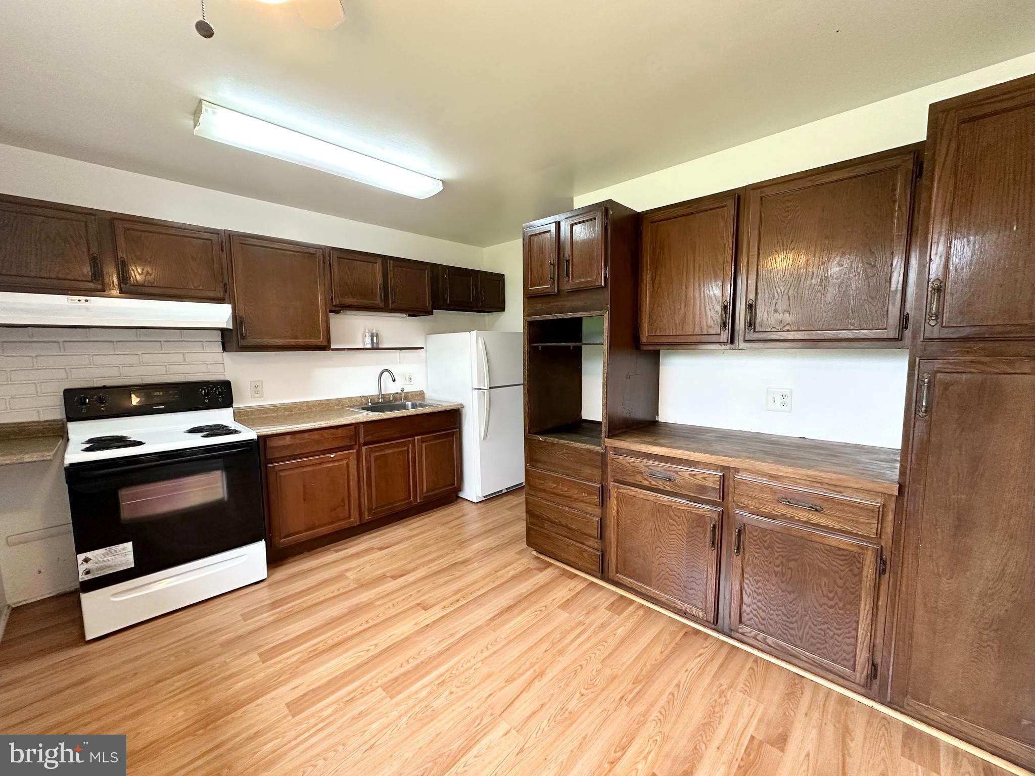 PARKVILLE - Residential Lease