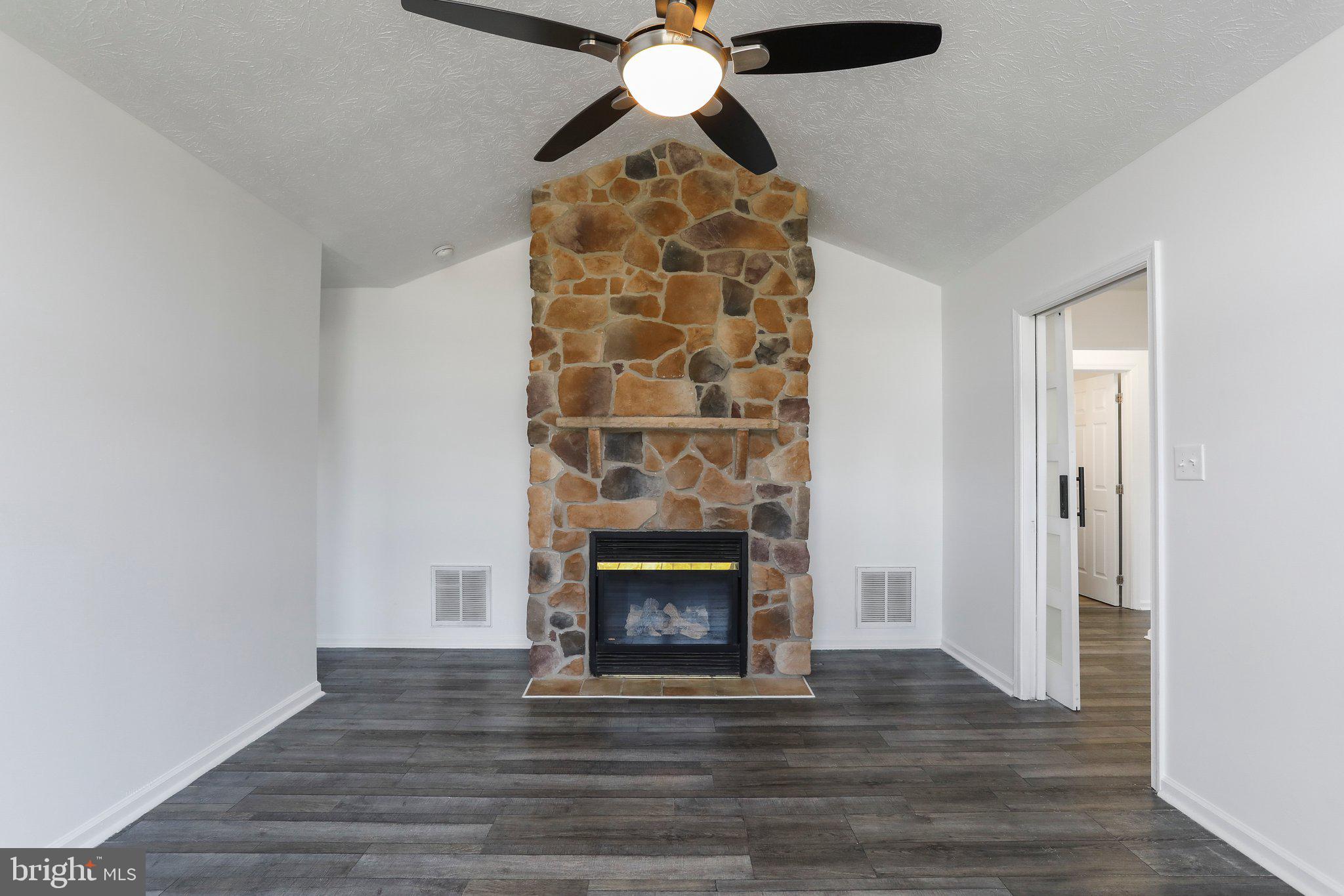 MEADOWS OF ARDEN - Residential Lease