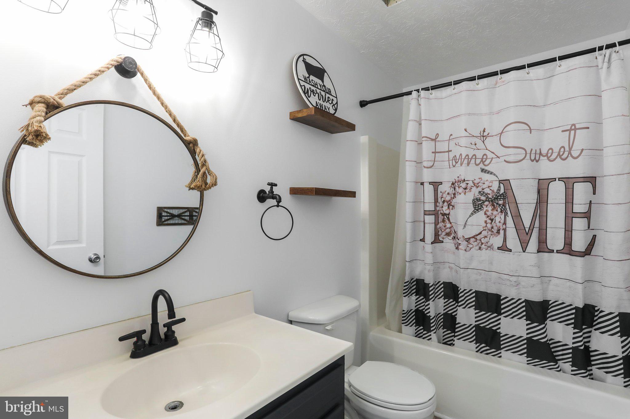 MEADOWS OF ARDEN - Residential Lease