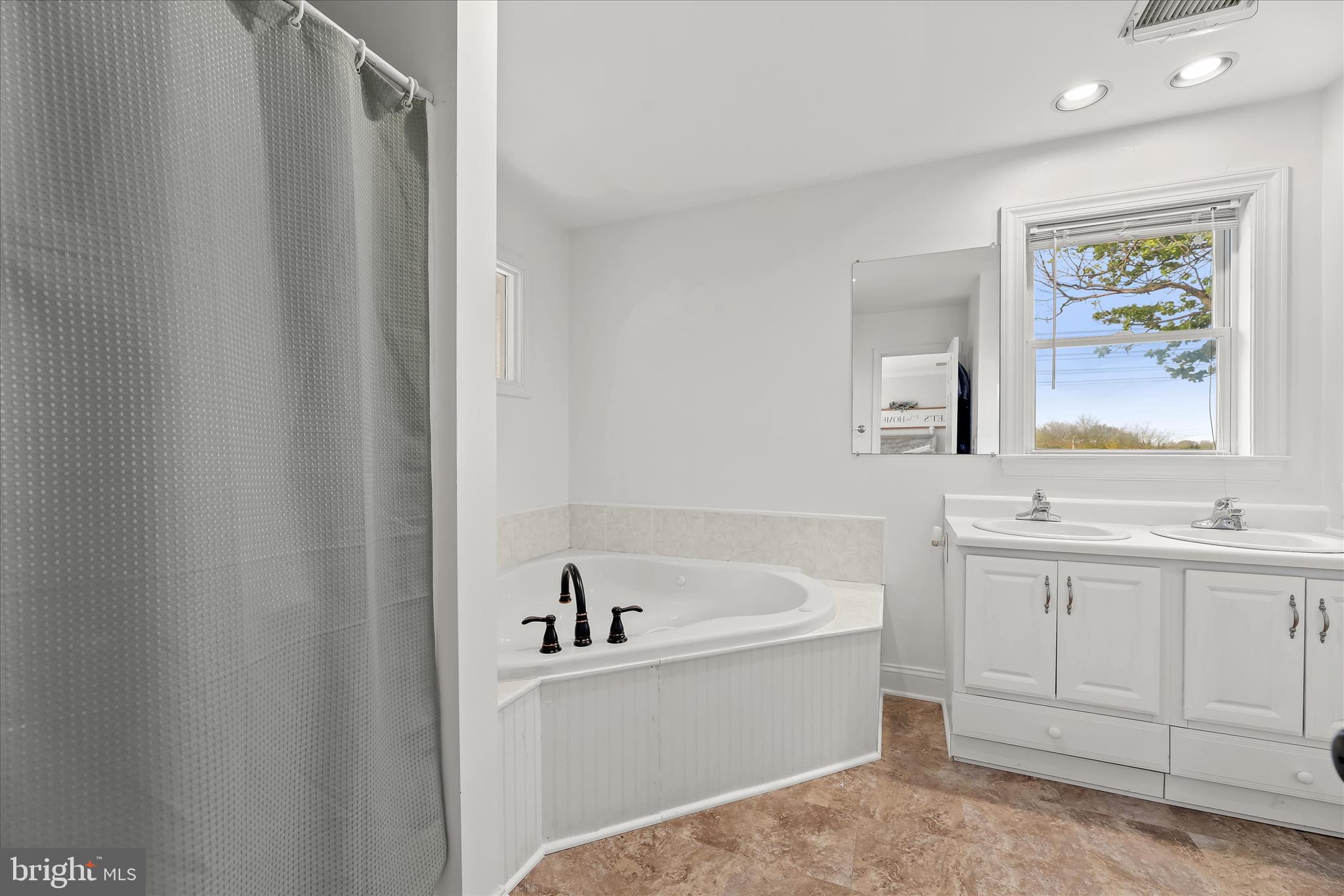 RATTLE RIDGE - Residential