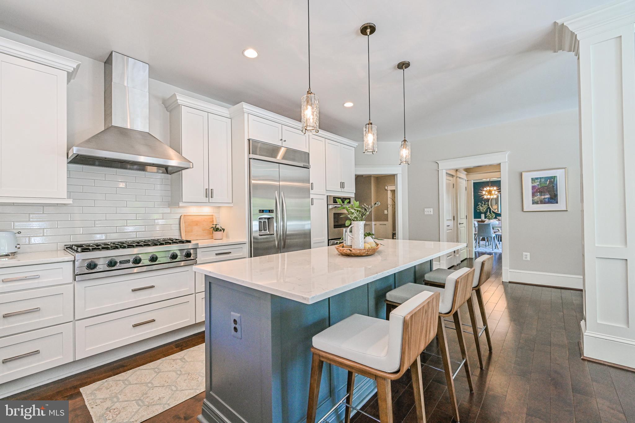 GOLF CLUB MANOR - Residential