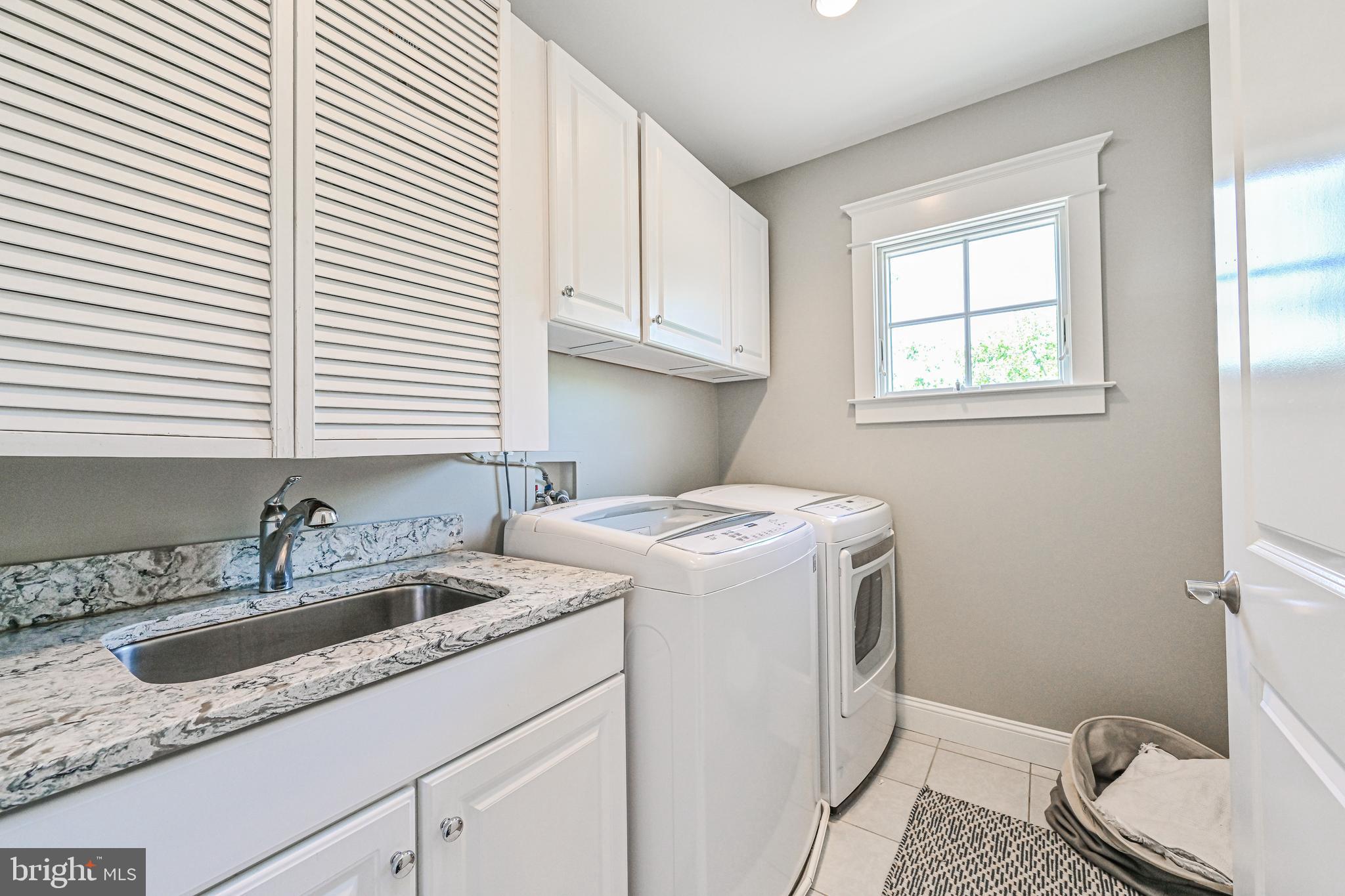 GOLF CLUB MANOR - Residential