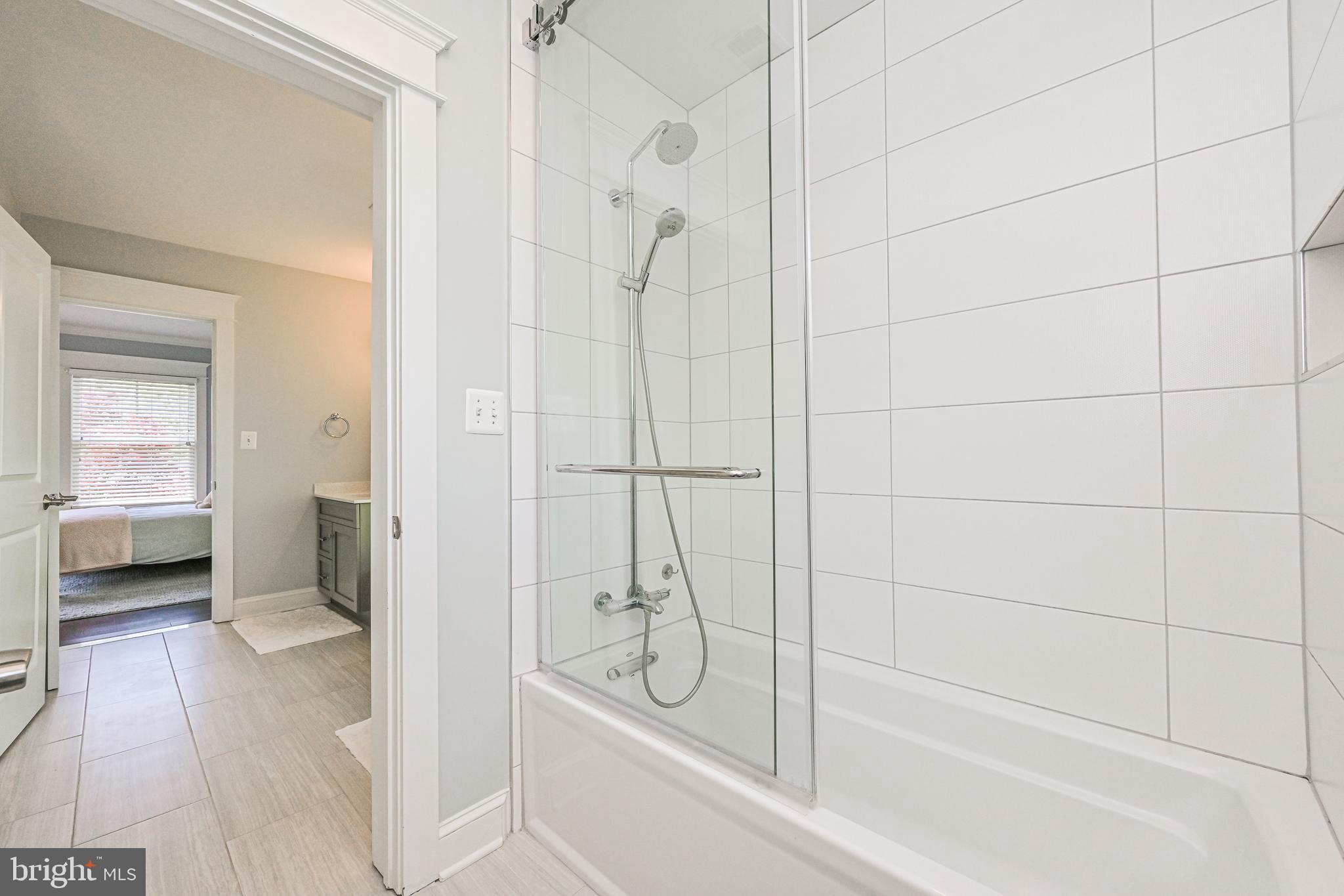 GOLF CLUB MANOR - Residential