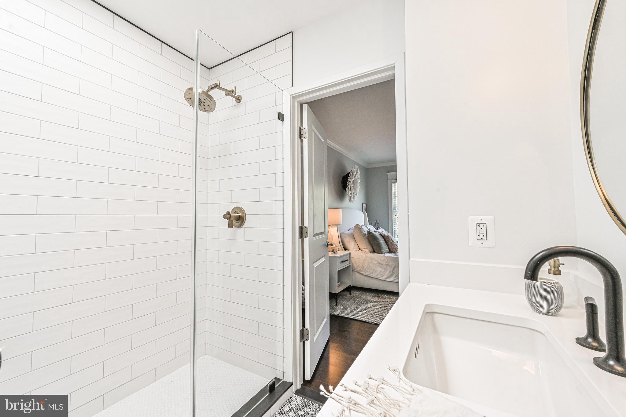 GOLF CLUB MANOR - Residential