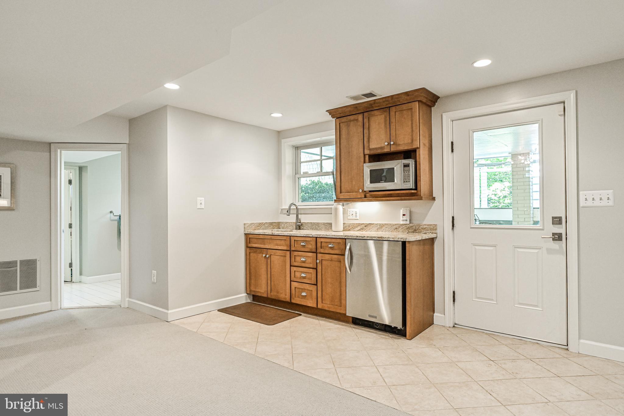 GOLF CLUB MANOR - Residential