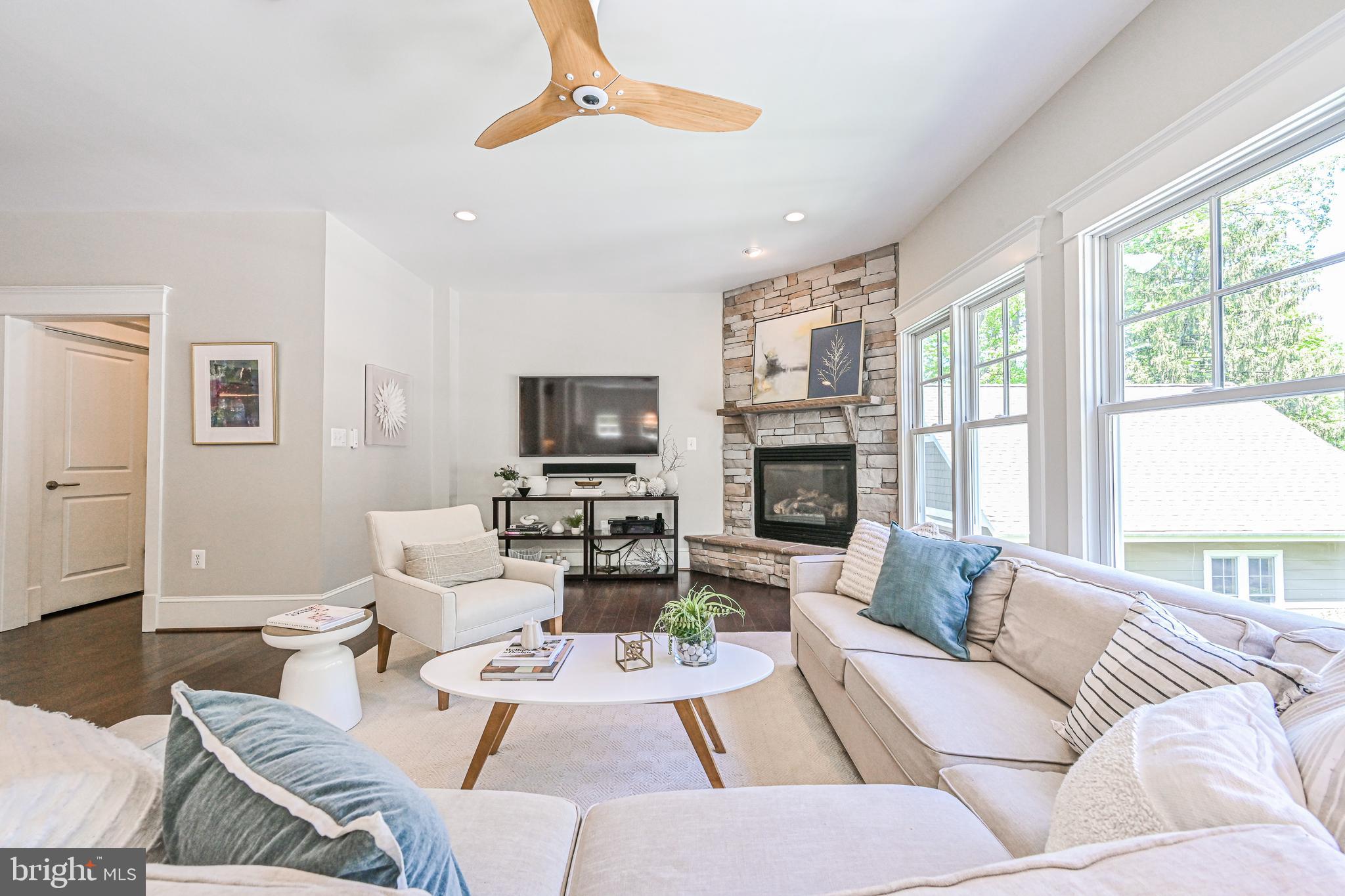 GOLF CLUB MANOR - Residential