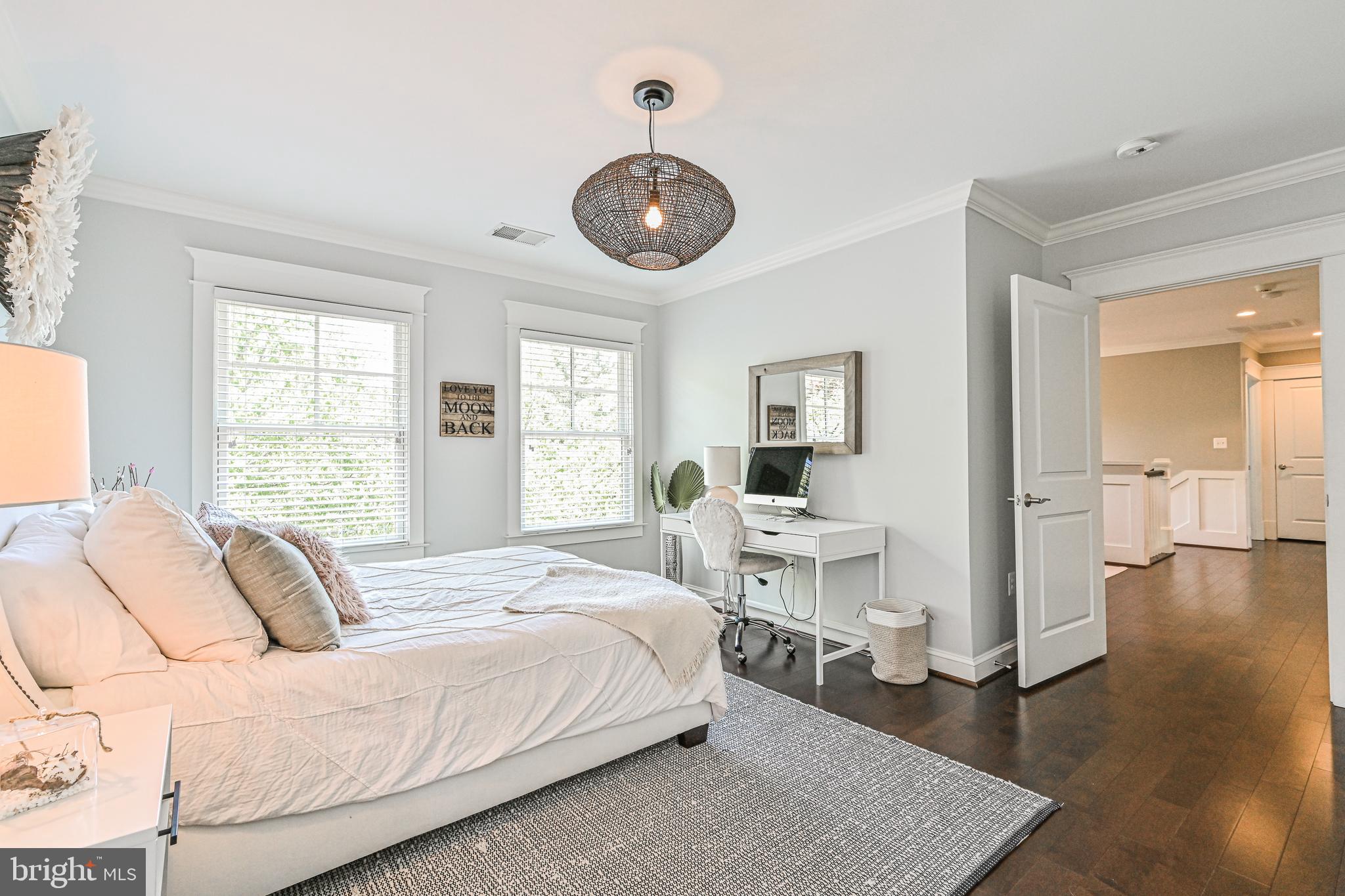 GOLF CLUB MANOR - Residential