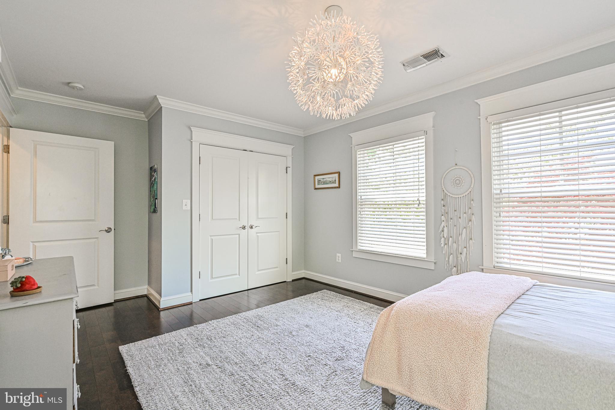 GOLF CLUB MANOR - Residential