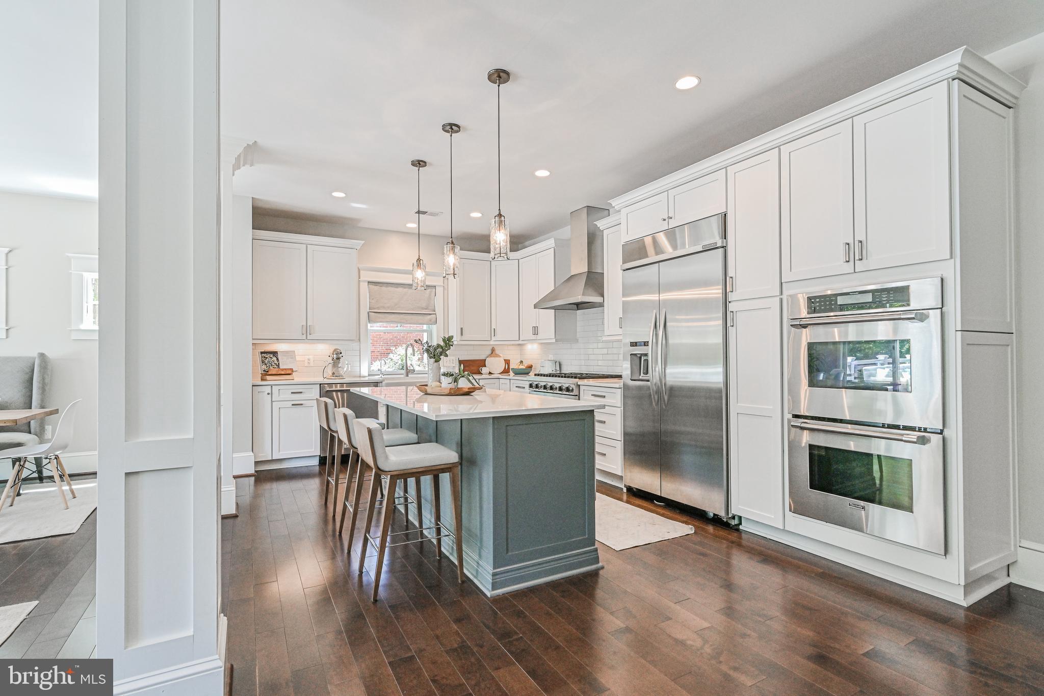 GOLF CLUB MANOR - Residential