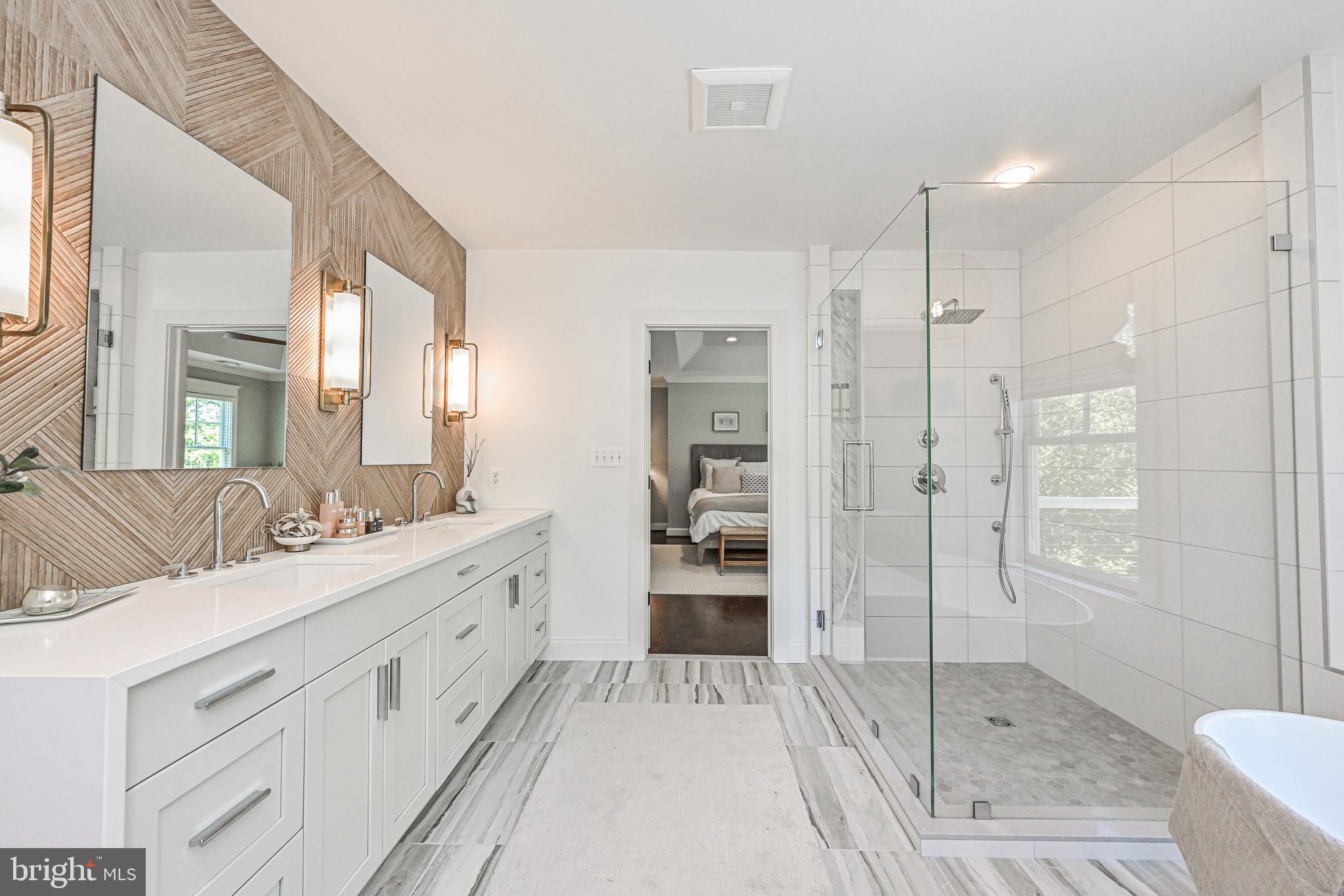 GOLF CLUB MANOR - Residential