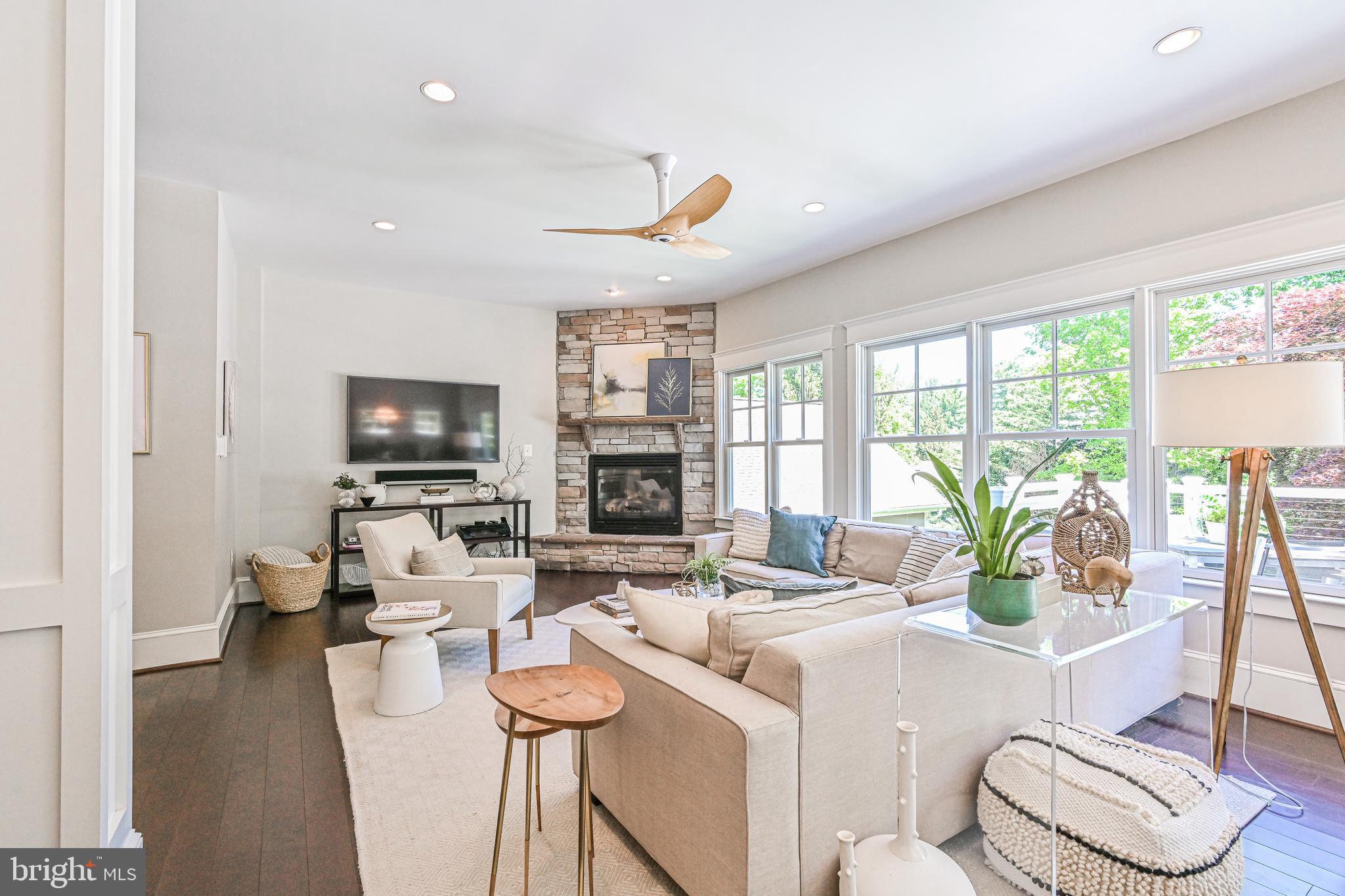 GOLF CLUB MANOR - Residential