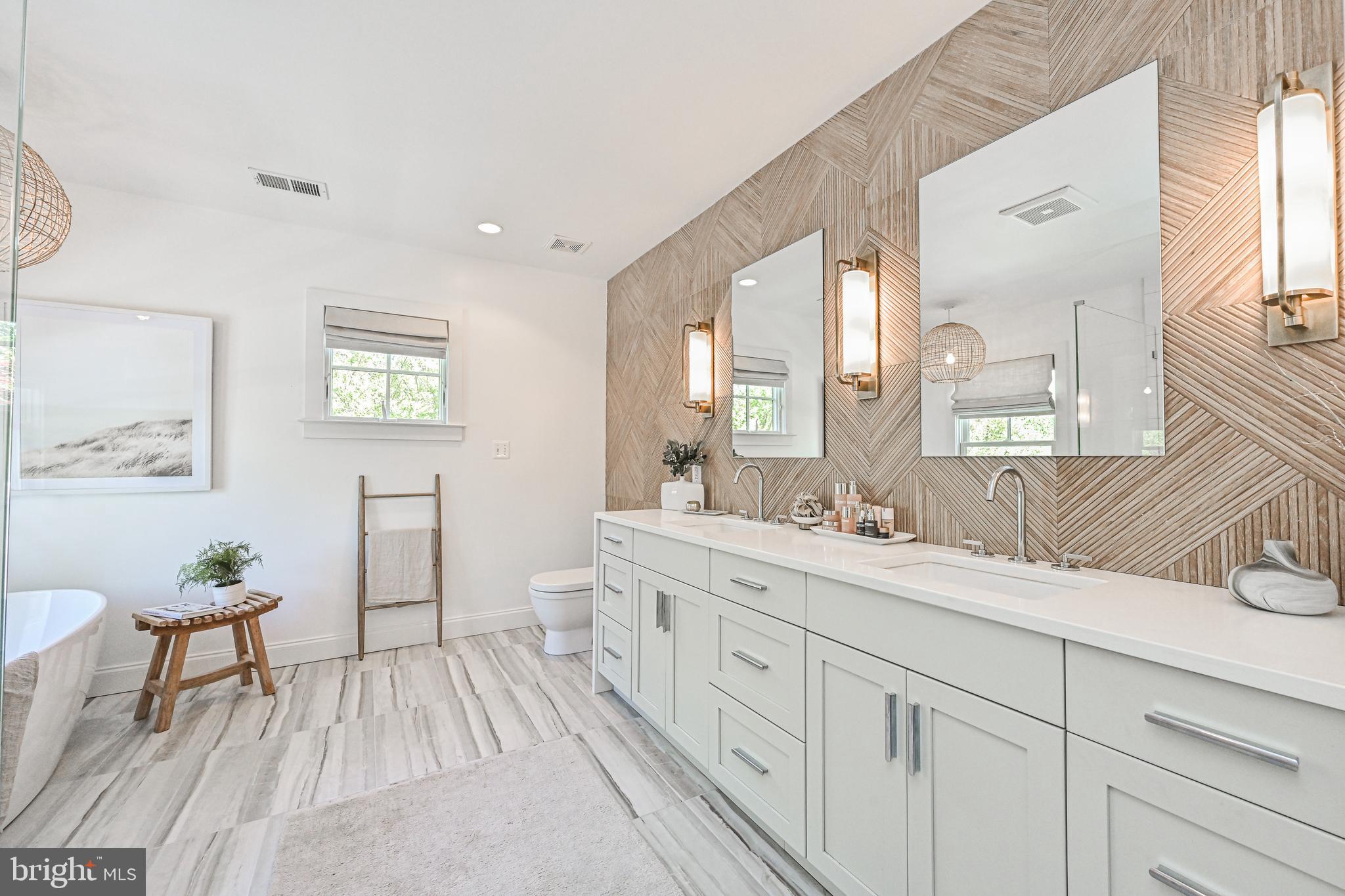 GOLF CLUB MANOR - Residential