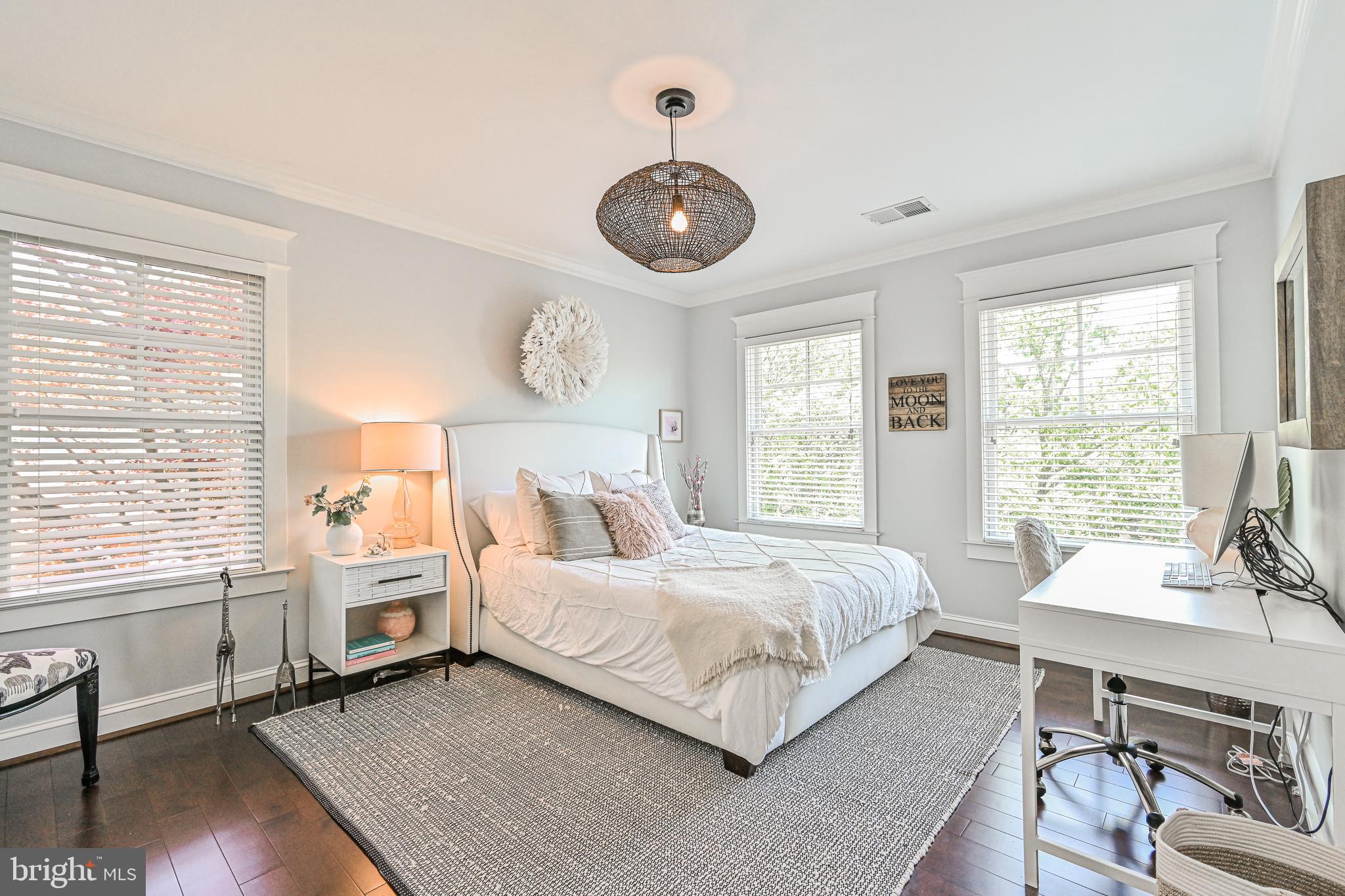 GOLF CLUB MANOR - Residential