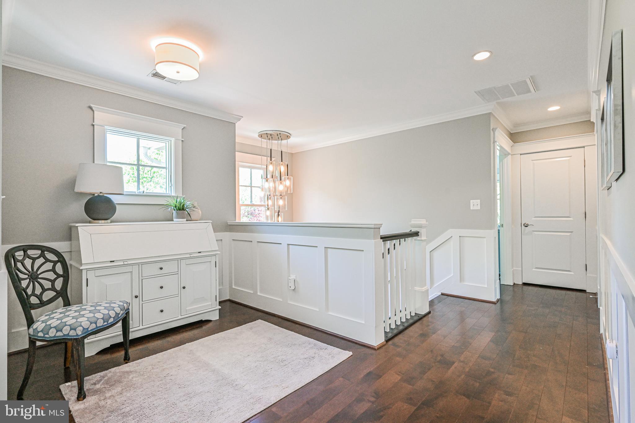 GOLF CLUB MANOR - Residential