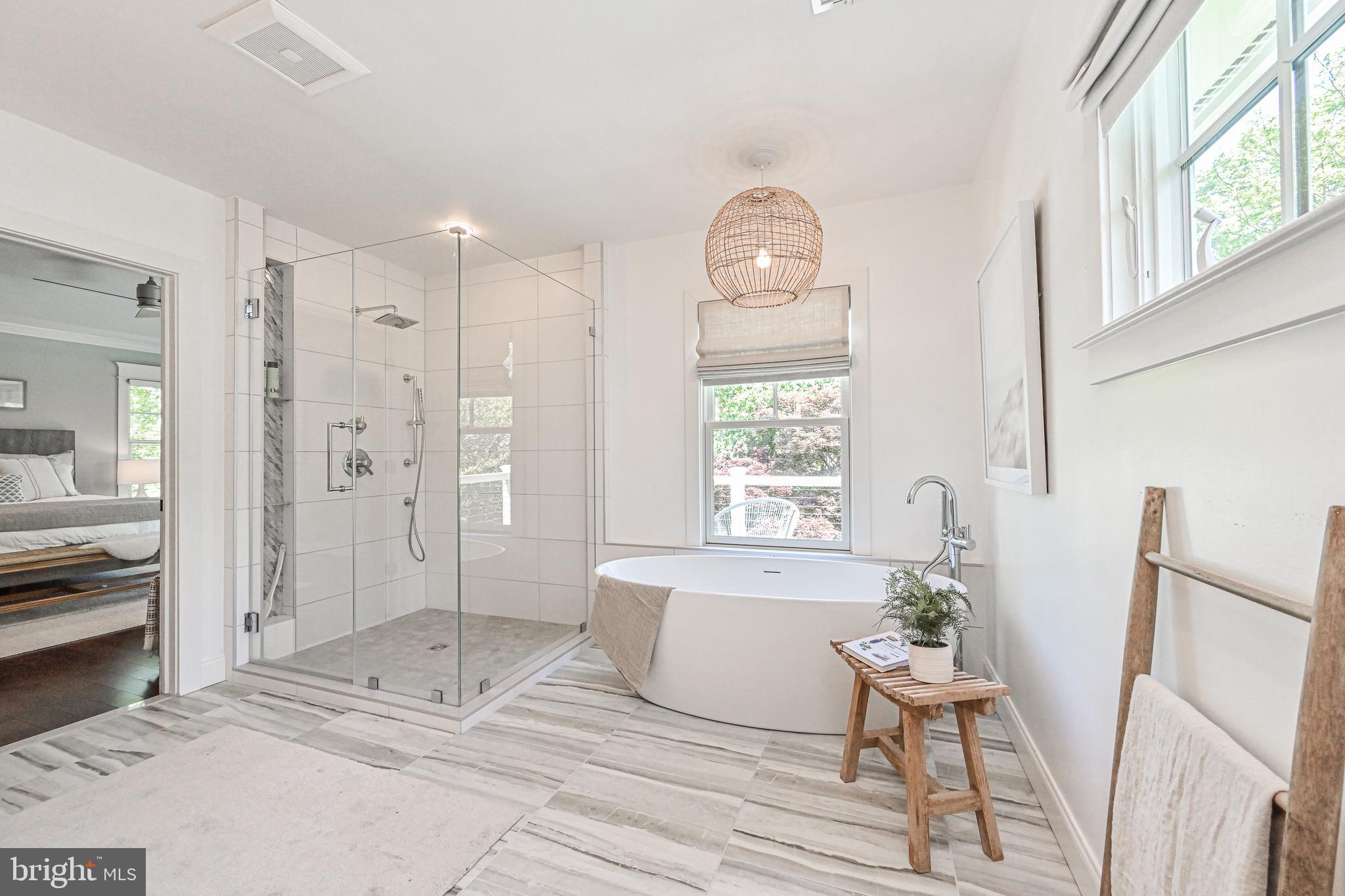 GOLF CLUB MANOR - Residential