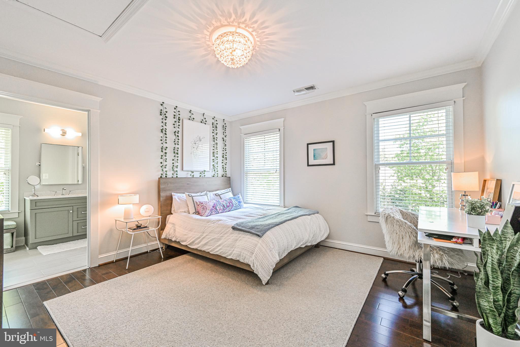 GOLF CLUB MANOR - Residential