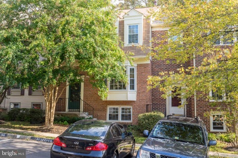 Townhouse For Rent - 3745 Yorktown Village Pass<br/> ANNANDALE, VA 22003