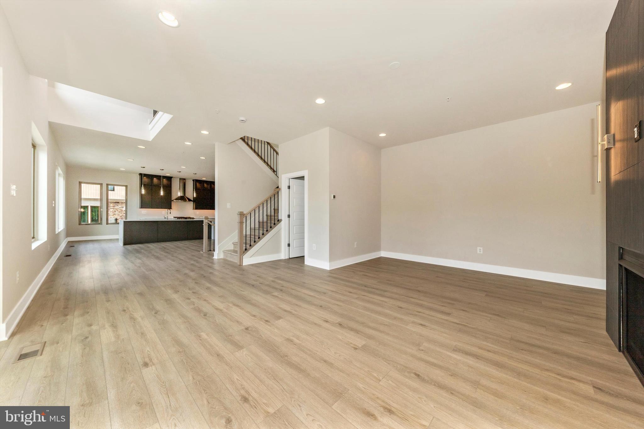 ASPEN LAKE LINGANORE - Residential