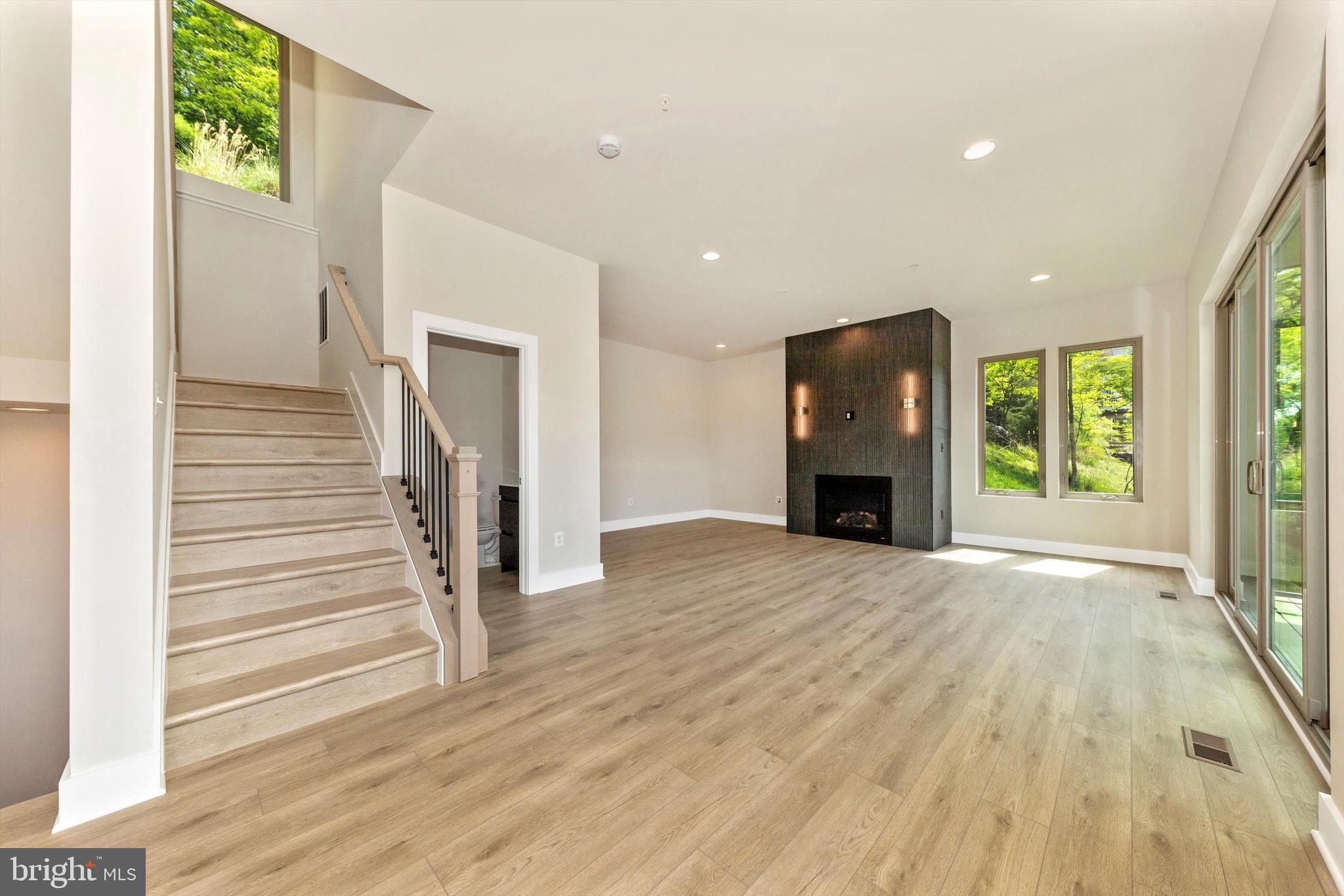 ASPEN LAKE LINGANORE - Residential