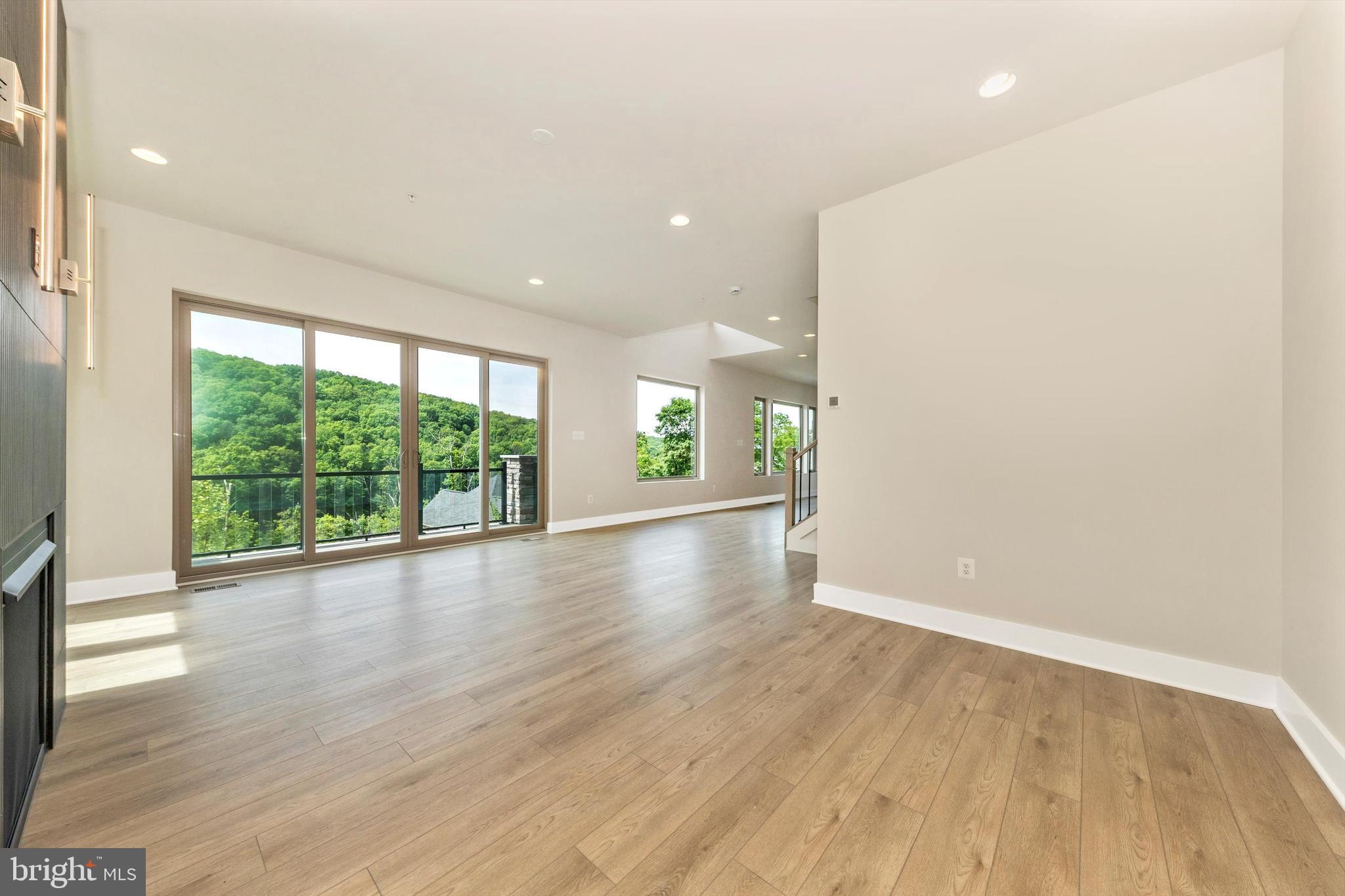 ASPEN LAKE LINGANORE - Residential